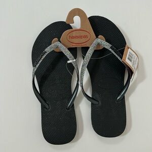 HAVAIANAS- BRAND NEW- 7/8W